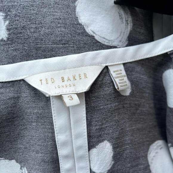 Ted Baker Black & White Spot Print Blouse with Contrast Trim & Front Slit – US 8 - Picture 10 of 10